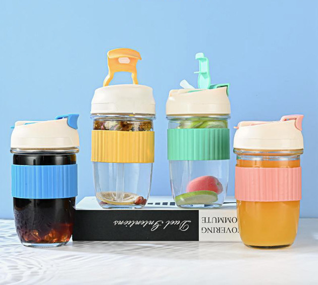 480ml Fashion Durable Glass Straw Tumblers with Silicone Sleeve Portable Bottles for Travel